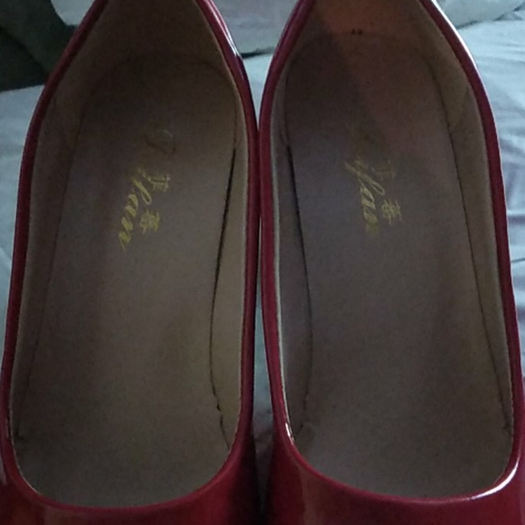 Heels - Picture 4 of 5